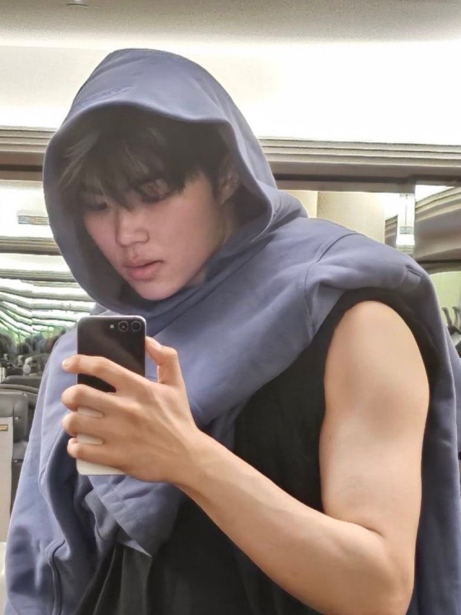 wild_jebewon's tweet photo. Park Gunwook arms and armpit

#ZEROBASEONE 
#PARKGUNWOOK 
#AceOfStarsGunwook 
#어라라_건욱이몇살_거뉴기20쨜
#찬란하게_빛날_건욱이의_스물 https://t.co/gNRmcuX8wK
