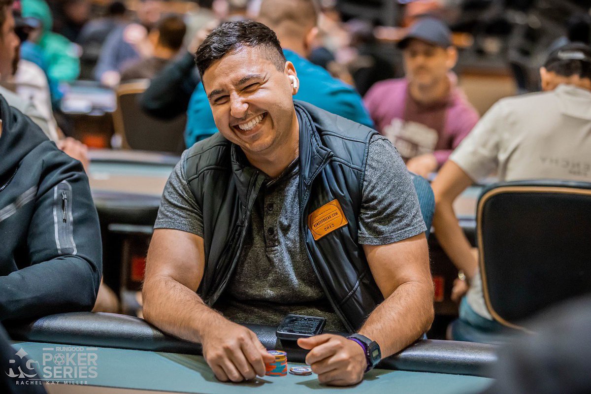 tkarn421's tweet image. .@LuckBox_Smiles