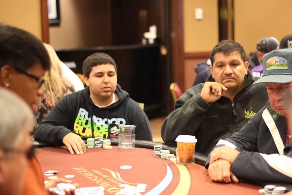 tkarn421's tweet image. .@LuckBox_Smiles