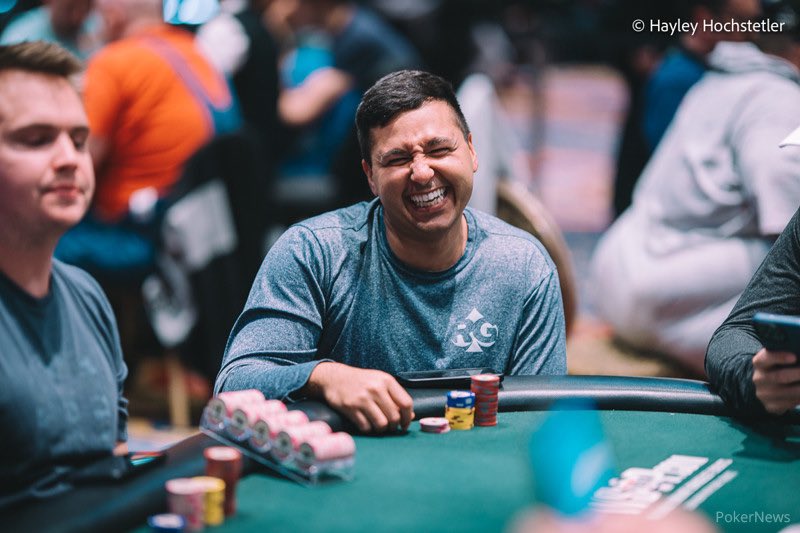 tkarn421's tweet image. .@LuckBox_Smiles