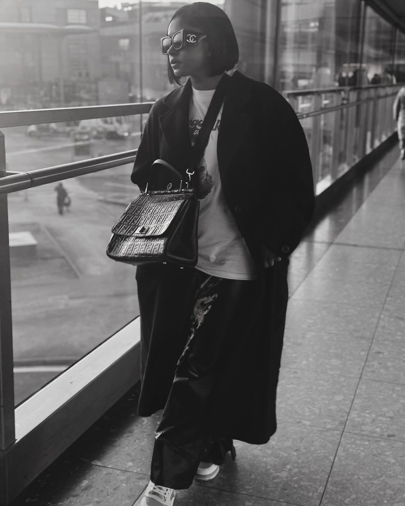 LiquoroseAfije_'s tweet photo. 🤍🖤 https://t.co/e6hlM7sSmt