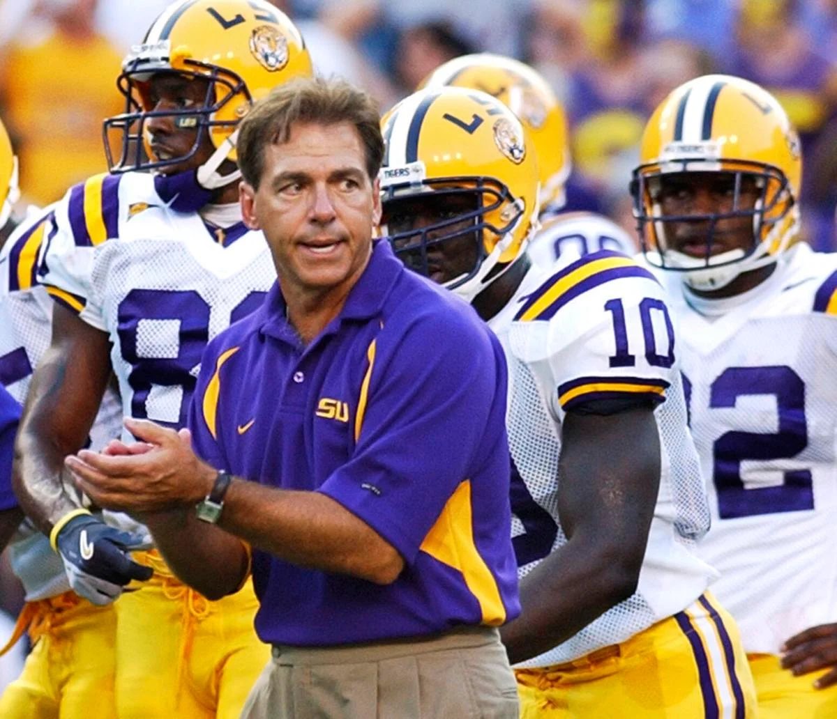 rickydraper's tweet image. Honored to have had a brief convo w  #NickSaban on a random day between classes at @LSU ..his kindness and authenticity left a lasting impression on this 19 yr old kid. #Legend of our ERA! Job well done, Coach! #GOAT #LSU #ForeverLSU #GeauxTigers