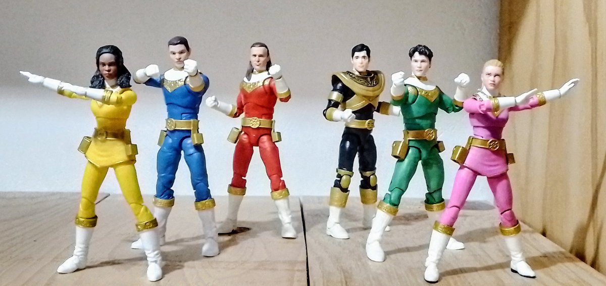 I finally have the zeo rangers. #PowerRangers #lightningcollection #zeo #toy