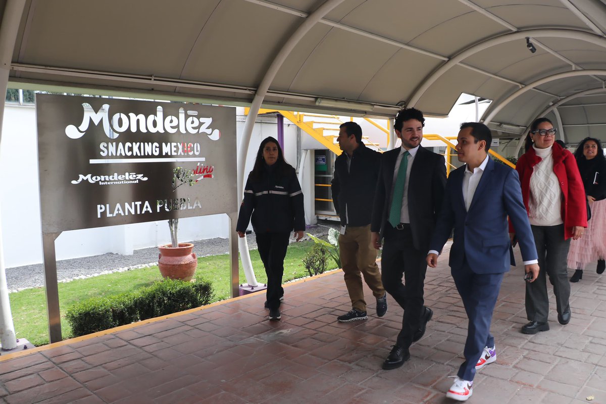 Iniciamos 2024 con la visita del Secretario de Economía de Puebla a nuestra icónica fábrica de chicles. Más de 1,100 colaboradores, casi 50 años de historia y una apuesta continua por el talento poblano
Estamos listos para seguir colaborando y construir juntos el futuro
#TeamMDLZ