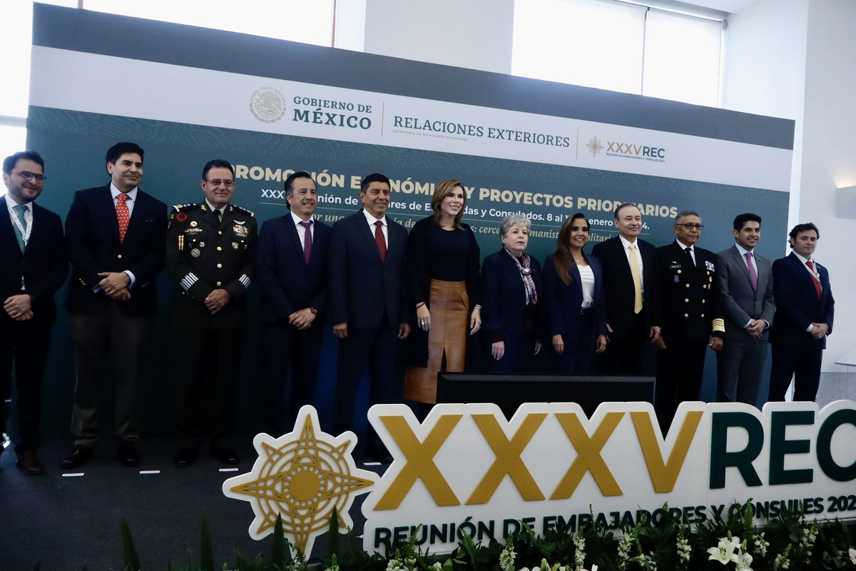 📸 Las y los gobernadores <a href="/MarinadelPilar/">Marina del Pilar</a> de Baja California, <a href="/MaraLezama/">Mara Lezama</a> de Quintana Roo, <a href="/AlfonsoDurazo/">Alfonso Durazo</a> de Sonora, <a href="/CuitlahuacGJ/">Cuitláhuac García</a> de Veracruz y <a href="/salomonj/">Salomón Jara Cruz</a> de Oaxaca participaron en la #REC2024, con la canciller <a href="/aliciabarcena/">Alicia Bárcena</a>. Expusieron los proyectos prioritarios y palancas de