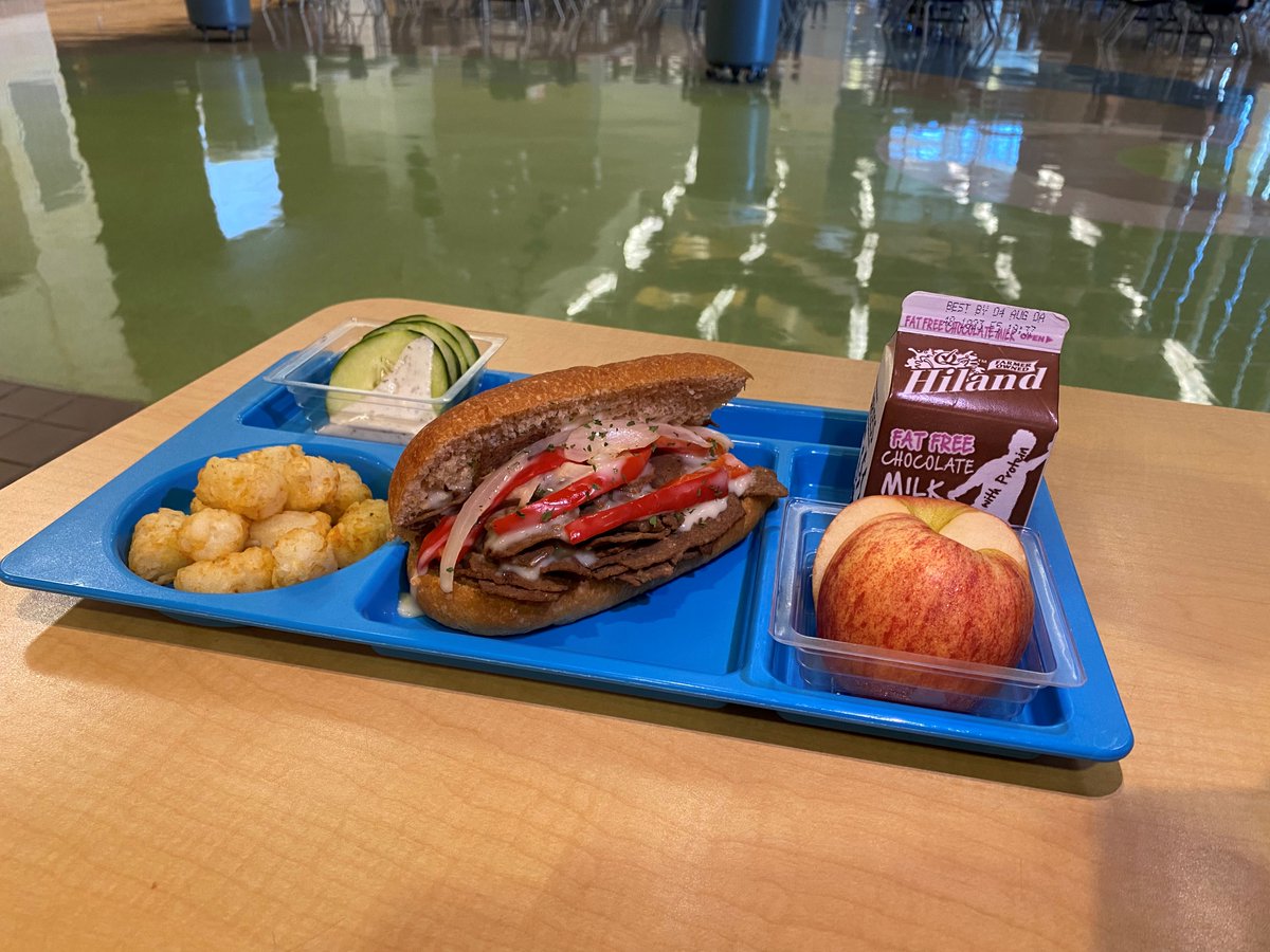 MealsbyNEISD's tweet photo. Menu Preview for Thursday 1/11:
BREAKFAST: Homemade Cinnamon Roll
LUNCH: Steak Fingers with Roll (elementary)
Philly Cheesesteak (middle)
General Tso Chicken with Fried Rice (high)

#theNEISDway #schoolfood #breakfast #lunch https://t.co/qlZLrLyKMn