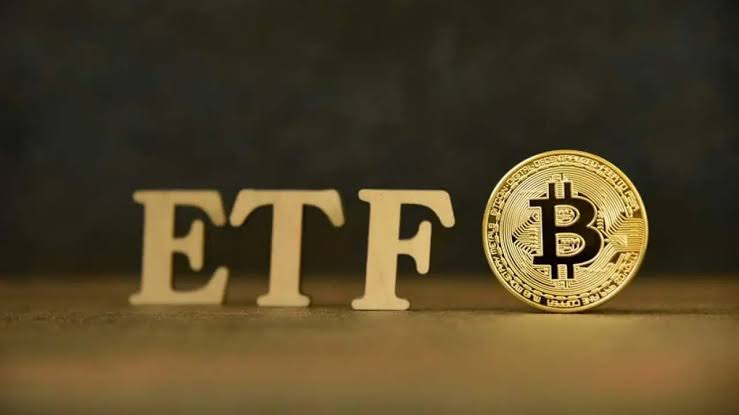 THE SEC HAS OFFICIALLY JUST APPROVED ALL #BITCOIN  SPOT ETF’S  

THE APPROVED LIST 

WISDOM TREE $BTCW ✅
GRAYSCALE $GBTC ✅
BLACKROCK $IBIT ✅
FRANKLIN $EZBC ✅
VALKYRIE $BRRR ✅
INVESCO $BTCO ✅
HASHDEX $DEFI ✅
VANECK $HODL ✅
FIDELITY $FBTC ✅
BITWISE $BITB ✅
ARK $ARKB ✅