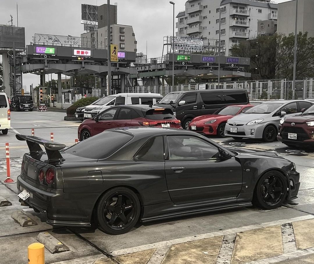 autoass's tweet photo. Nissan R34 Skyline GT-R https://t.co/CHjOr8EQsO