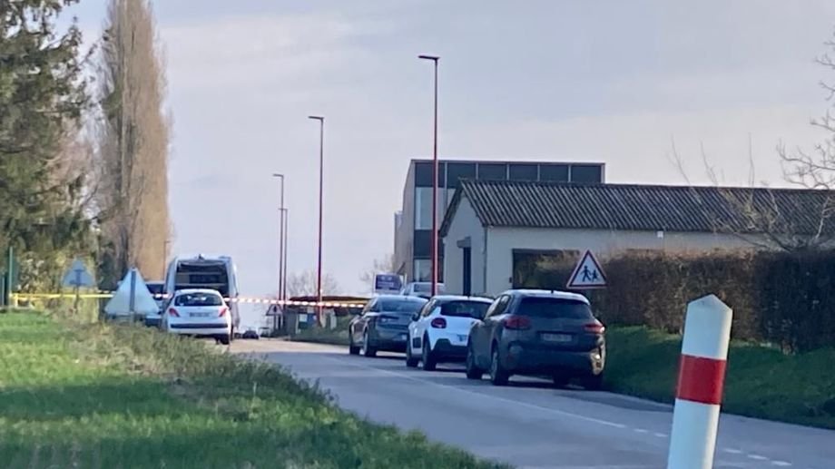 F_Desouche's tweet photo. Le malfaiteur tué dans une armurerie à Eslettes (76) par un employé était… recherché dans l’enquête sur la mort de Bryan, l’ado de 17 ans tué en région parisienne lors d’un rendez-vous pour vendre un jogging (MàJ)
https://t.co/2wPHInPZDR https://t.co/Ul23LaOuey