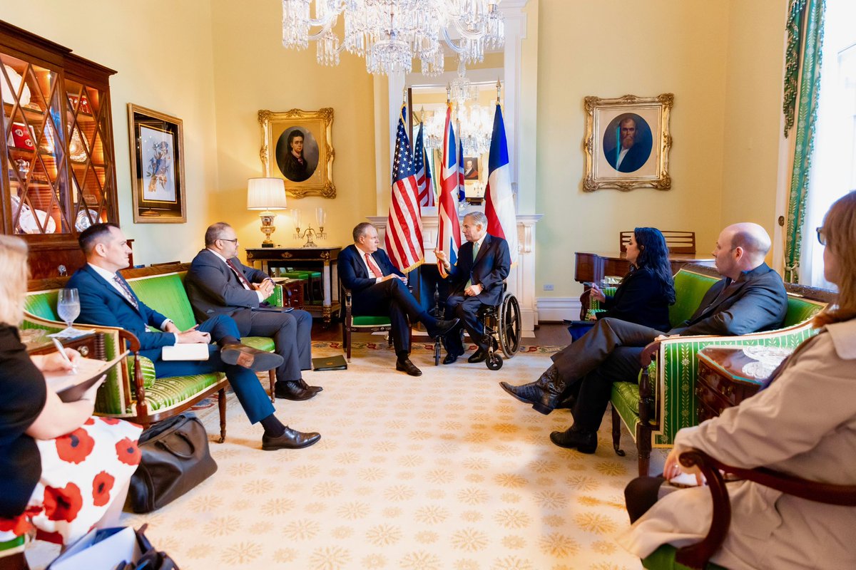 Texas and the United Kingdom share a rich history and strong economic ties. 

Honored to welcome Sir Conor Burns MP, the U.K. Trade Envoy to the United States, to the Governor’s Mansion this week to discuss ways to strengthen this enduring bond.