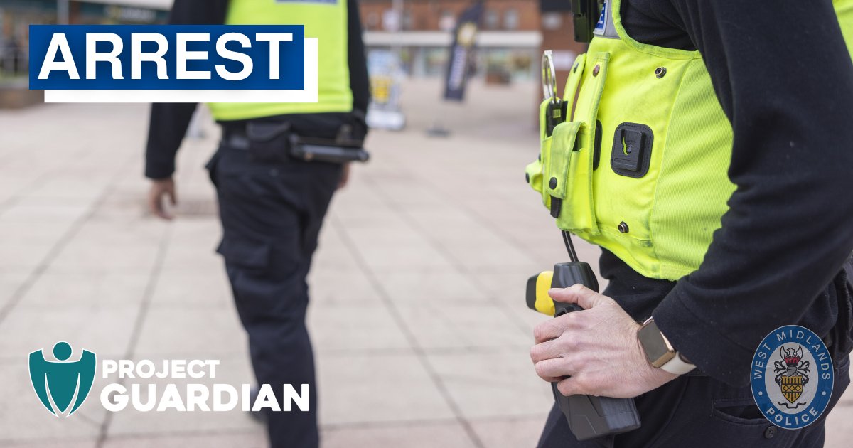 Team 2 Task Force officers rapidly deployed to #Birmingham today after sighting of a #Wanted male in the City. 

Short while later male in custody for #Robbery of a gold chain which occurred on Jiggins Lane last year. 

#OpGuardian