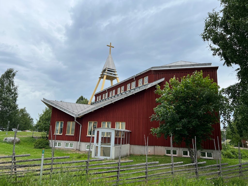 BackwardsFeet's tweet photo. the vibes of the catholic church in my ancestral hometown are immaculate https://t.co/WOUMarTCan