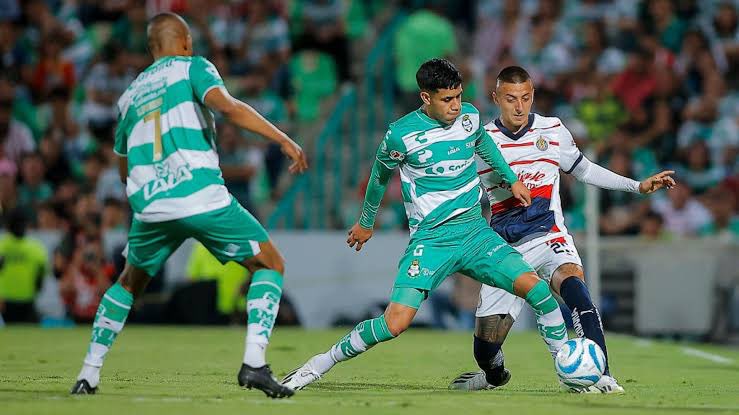 copadoje's tweet photo. Gana boletos para Chivas vs Santos 🎁 
@CervezaTecate invita 3 pases dobles para el primer juego de la temporada  🏟️
¿Cómo ganar?
1-Seguir a @CervezaTecate @copadoje y @ailoviutl 
2-Dar RT a este Tweet
3-Responde que esperas de Chivas este torneo, usar el hashtag #CervezaOficial https://t.co/2Om7MX4RjD