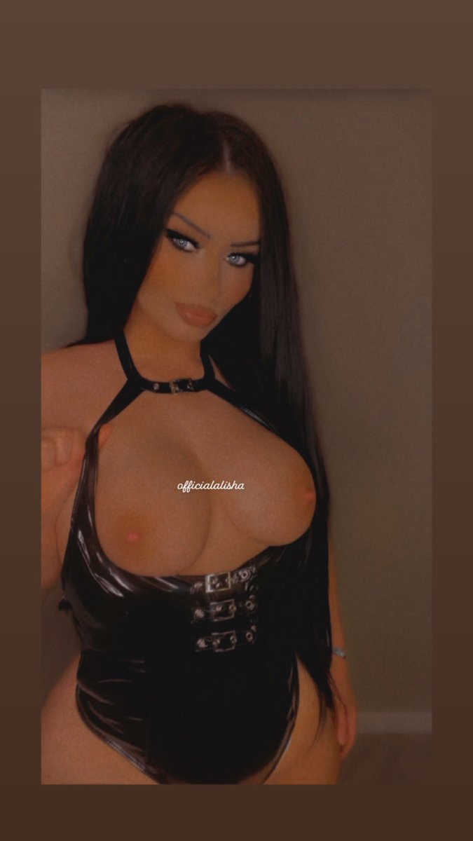 blancobratt's tweet photo. Cum join me on my onlyfans, 30% off right now &amp; loads of new content being uploaded, don’t miss out 👀 click my link for more 👉🏼 https://t.co/1me3dqfejA  #onlyfans #nsfw #nsfw_acc #findom #findomme #paypig https://t.co/CQT7d8XJ29