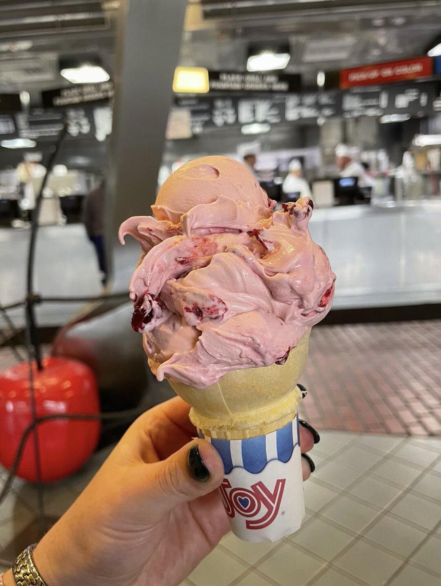 koppscustard's tweet photo. We’ve got the perfect frozen treat for these frozen days ahead! 🥶🍦 

#KOPPS #KoppsFrozenCustard #KoppsCustard #WisconsinWinter #Snowfall #Frozen https://t.co/3NMBCWtBI8