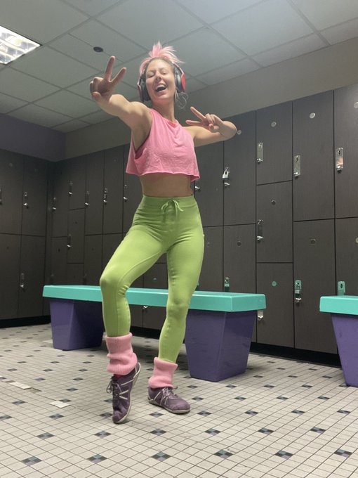 80s lover forever 🩷 https://t.co/7dQTftAL1U