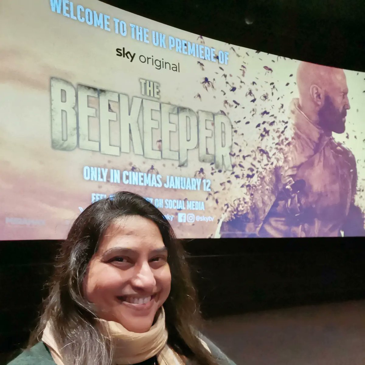 AshantiOmkar's tweet photo. 🔱🧿 Stepped into the bitter London cold for #TheStath... My first #premiere of 2024, on a yellow carpet, with one of my favourite action stars #jasonstatham right in front of me, for @skytv @SkyCinema #thebeekeeper @beekeepermov which he also serves as producer on. 🐝🎬 #action https://t.co/34IFAqzH8K