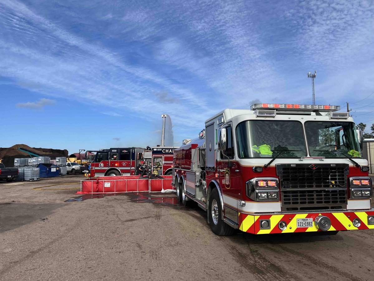NW_VFD's tweet image. Northwest VFD Tanker 41 recently provided #automaticaid to Champions Emergency Services District on an outside fire at the 12200 block of Cutten Rd. No injuries were reported.

#outsidefire #nwvfd #northwestfire #NWT41 #harriscounty #northwestvfd