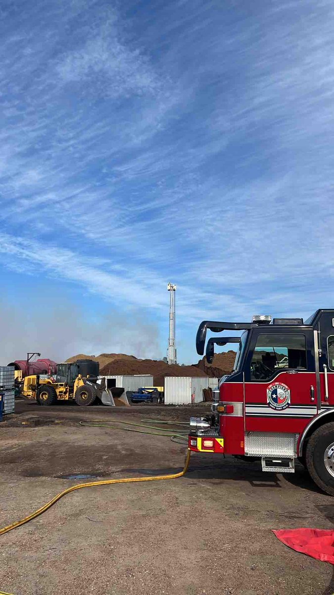NW_VFD's tweet image. Northwest VFD Tanker 41 recently provided #automaticaid to Champions Emergency Services District on an outside fire at the 12200 block of Cutten Rd. No injuries were reported.

#outsidefire #nwvfd #northwestfire #NWT41 #harriscounty #northwestvfd