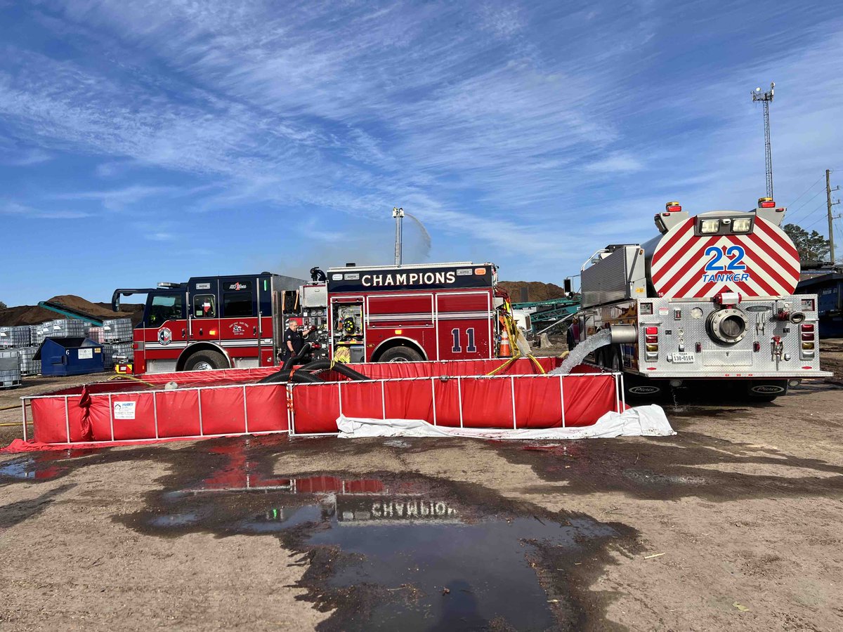 NW_VFD's tweet image. Northwest VFD Tanker 41 recently provided #automaticaid to Champions Emergency Services District on an outside fire at the 12200 block of Cutten Rd. No injuries were reported.

#outsidefire #nwvfd #northwestfire #NWT41 #harriscounty #northwestvfd