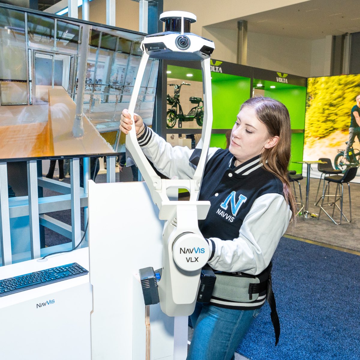 HesaiTech's tweet image. @NavVisOfficial VLX3 revolutionized how we view mobile #SLAM mapping.  This first-of-its-kind wearable device enables operators to comfortably scan at walking speed. The forward-facing design allows for targeted scanning, together with a built-in screen for real-time viewing.…