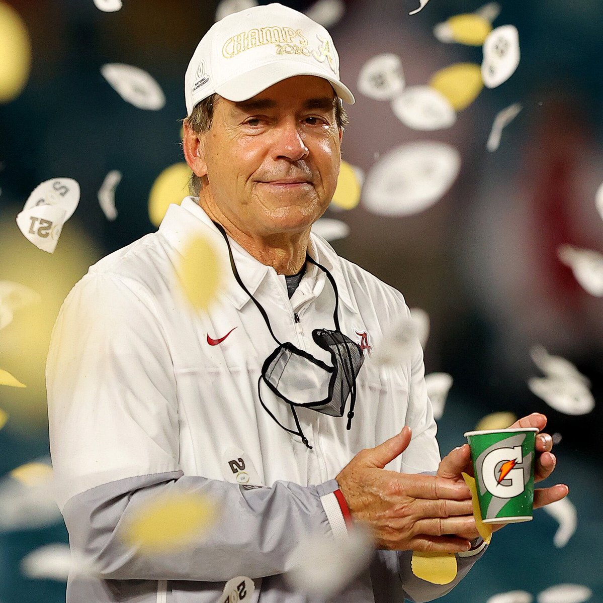 SatDownSouth's tweet photo. Breaking: @ClowESPN reported that Nick Saban is retiring.

The best to ever do it. https://t.co/G2ITNjhCox