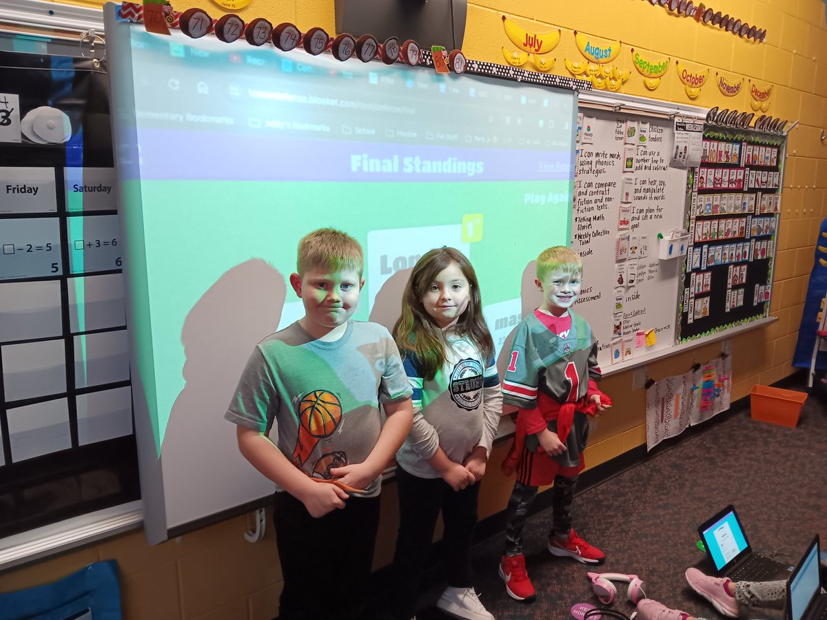 OLittleKnights's tweet photo. If you give first graders recess time...they will play school (practicing and teaching all the things we're working on) and play Blooket (practicing math concepts)! Aren't kids awesome!? #OtsegoKnights https://t.co/bitxFwqAoi