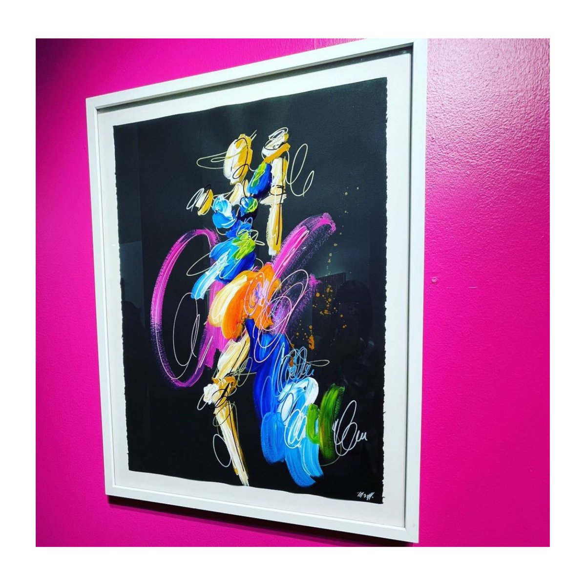 GEArtHouse's tweet photo. Loving this black wop on this great shade of #pink wall - 🖤

Please email for more information on available #paintings by this talented #artist : ART@GEArtHouse.com  

#artwork #movement #energy #framing #interior #design #interiordesigner #art #GEArtHouse https://t.co/MO8ncTOFUF