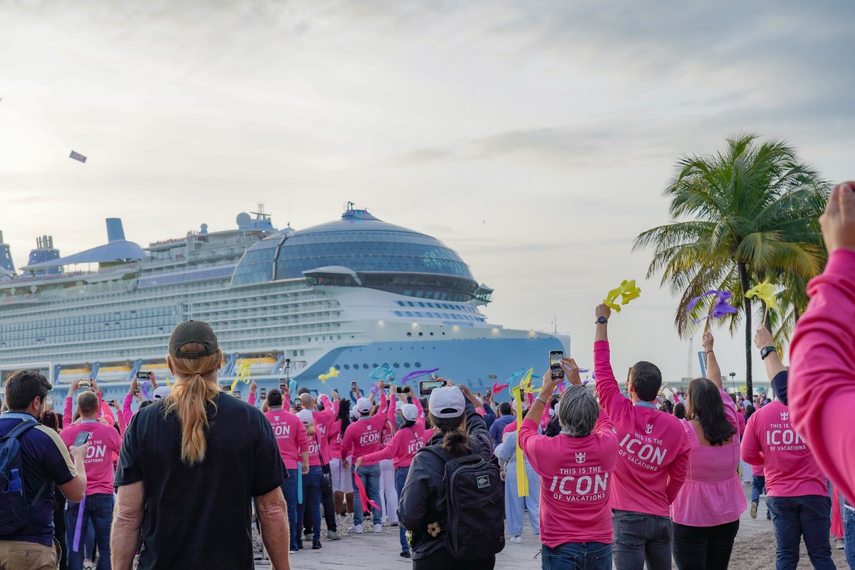 NewsfromRCgroup's tweet image. .@RoyalCaribbean's #IconoftheSeas made her much-anticipated arrival in Miami today, and we welcomed her to PortMiami in style. This ship ushers in a new era of family vacations and we can’t wait to welcome you aboard.