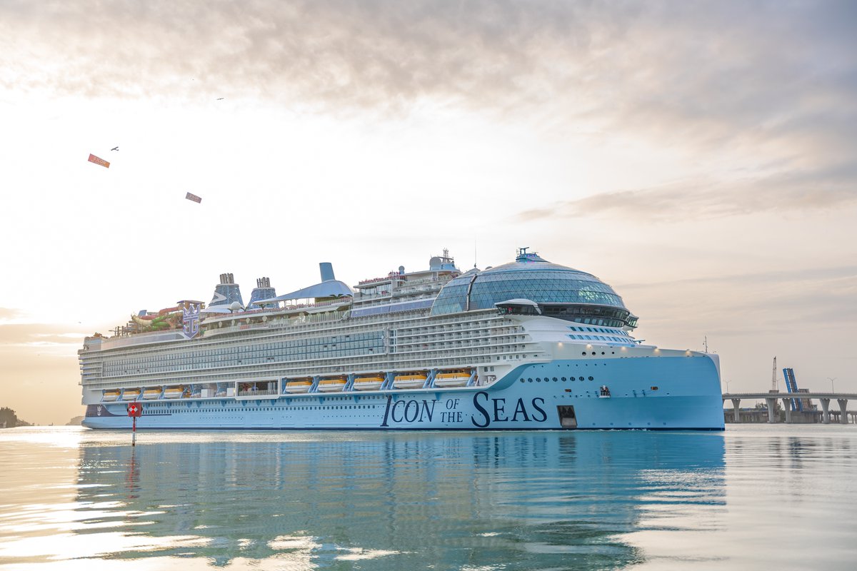 NewsfromRCgroup's tweet image. .@RoyalCaribbean's #IconoftheSeas made her much-anticipated arrival in Miami today, and we welcomed her to PortMiami in style. This ship ushers in a new era of family vacations and we can’t wait to welcome you aboard.