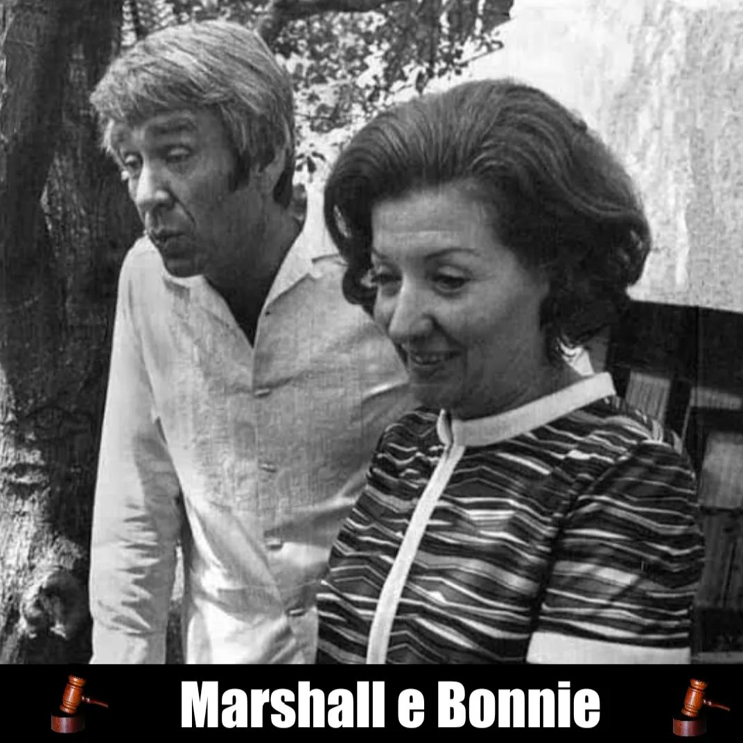 podsaladojuri's tweet photo. Marshall Applewhite e Bonnie Neetles tinham uma conexão espiritual tão grande que criaram um culto pra propagar sua ideologia, mesmo essa ideologia sendo fatal, ocasionando, mais tarde, o maior suícídio em massa que já aconteceu nos Estados Unidos. https://t.co/O4VSCe7NlX