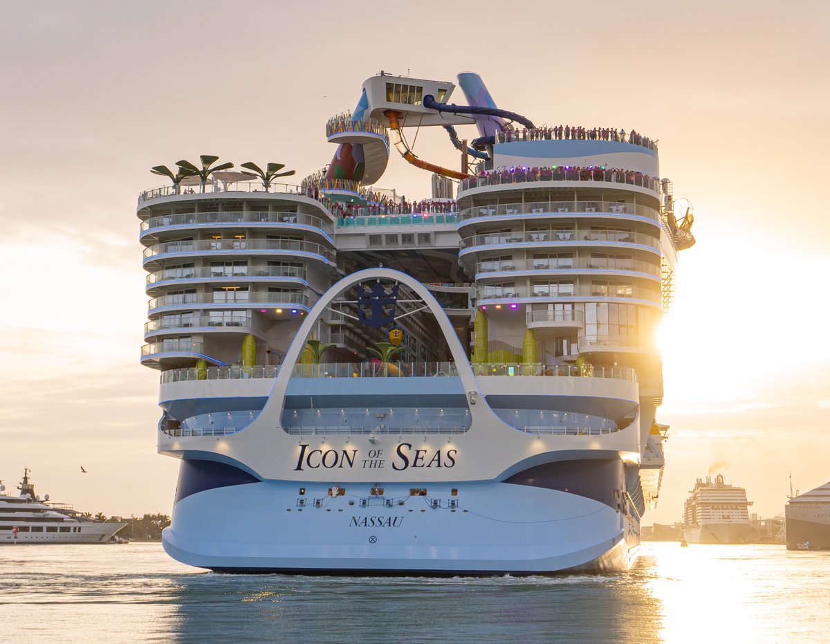 NewsfromRCgroup's tweet image. .@RoyalCaribbean's #IconoftheSeas made her much-anticipated arrival in Miami today, and we welcomed her to PortMiami in style. This ship ushers in a new era of family vacations and we can’t wait to welcome you aboard.