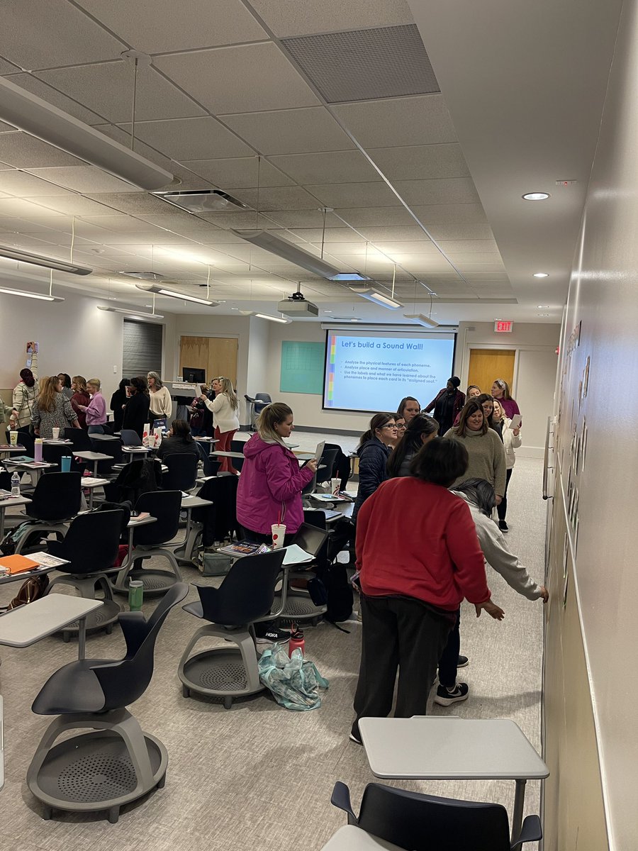 AUEARIC's tweet image. Thank you to Rhonda Ayers for facilitating Soundwall training today! We had a packed room of eager elementary teachers! #neverstoplearningAlabama #teachingislife