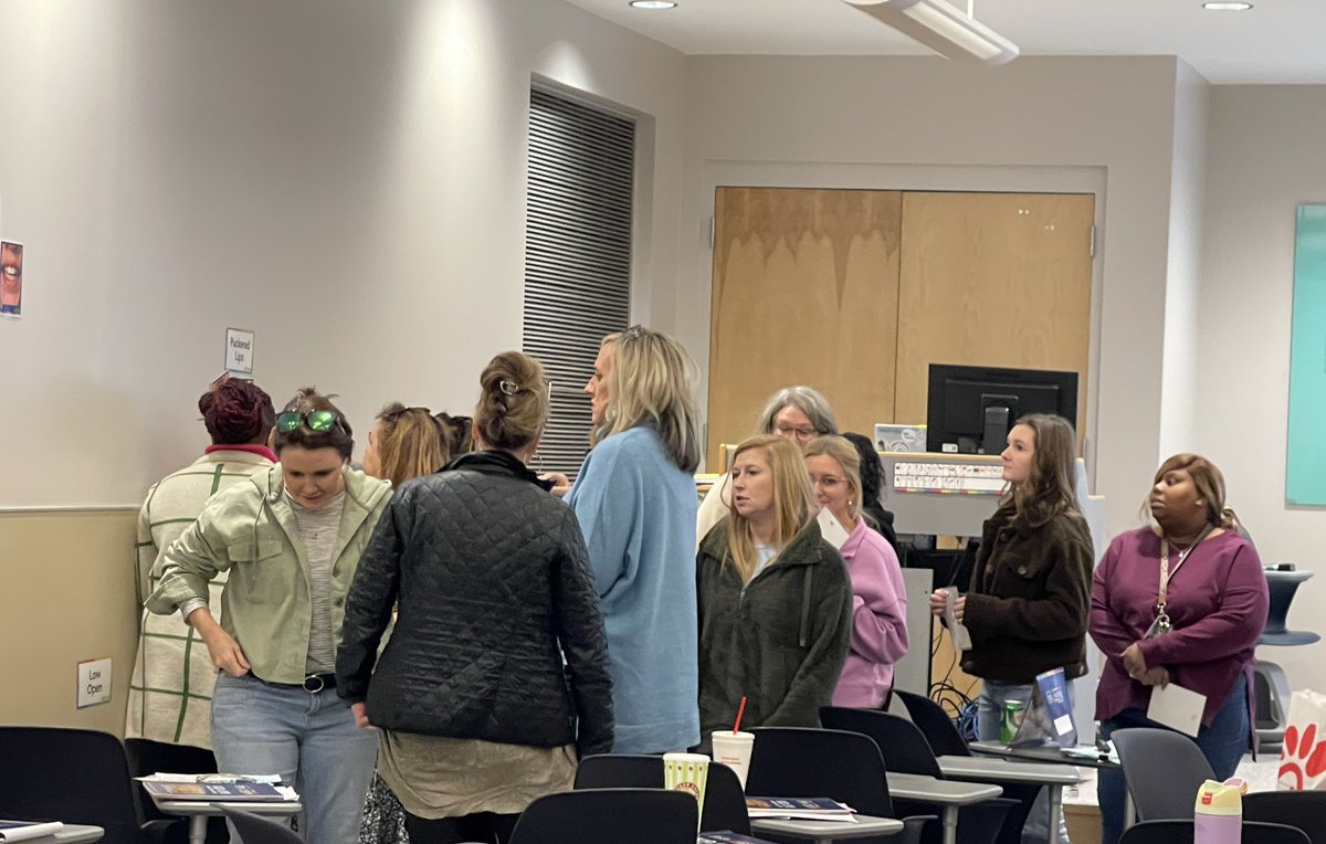 AUEARIC's tweet image. Thank you to Rhonda Ayers for facilitating Soundwall training today! We had a packed room of eager elementary teachers! #neverstoplearningAlabama #teachingislife