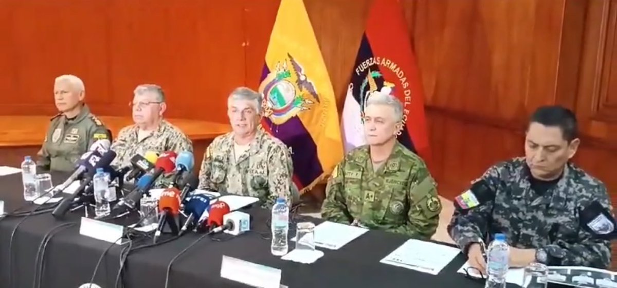 #AHORA

Fuerzas Armadas y Policía Nacional hacen un balance de los operativos realizados en las últimas horas tras lo vivido ayer en el país:

▪️ 329 terroristas detenidos pertenecientes a 3 agrupaciones Tiguerones, Lobos y Choneros 
▪️ 5 terroristas abatidos 
▪️ 29 personas re