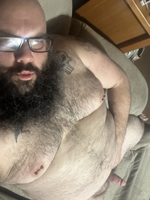 Sitting on it or sucking it first let daddy know!!!#BEARD #bearded #bigguy #beards #ChubbyDaddies #ChubbyMan<a href="/tag/beard"class="tags"><span>#beard</span></a><a href="/tag/bearded"class="tags"><span>#bearded</span></a><a href="/tag/beards"class="tags"><span>#beards</span></a><a href="/tag/fatcock"class="tags"><span>#fatcock</span></a><a href="/tag/bigguy"class="tags"><span>#bigguy</span></a><a href="/tag/fatpad"class="tags"><span>#fatpad</span></a>