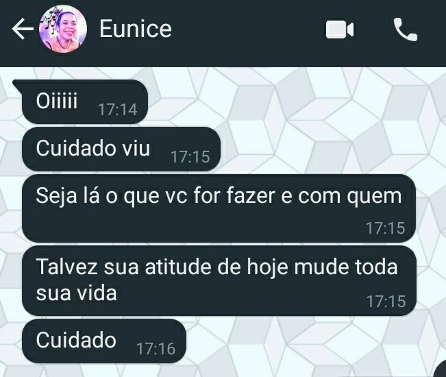 ViniciusSiigs's tweet photo. Eu saio despretensiosamente pra assistir um filme no cinema 

 minha mãe https://t.co/yZvDWyRKsh