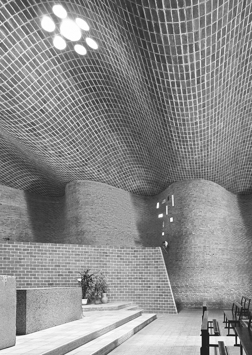 doctorow's tweet photo. Church of Christ the Worker, Atlántida, Canelones, Uruguay, 1958. Design by Eladio Dieste. Photo by Leonardo Finotti. https://t.co/1Q38B9mWU1 https://t.co/IkrUfe4LOK