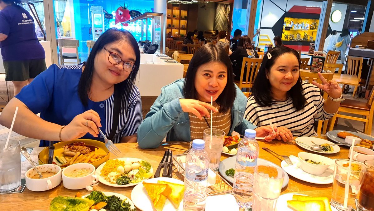 Porlly3's tweet photo. Sizzler https://t.co/BfSLSqD6gy