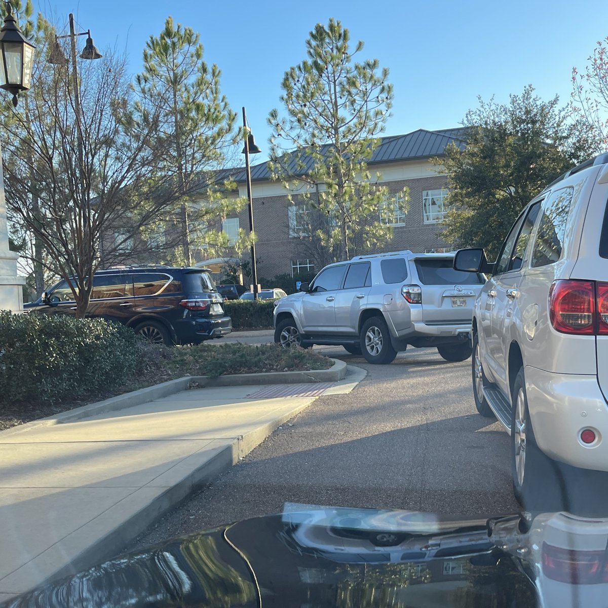 SouthernSmack's tweet photo. @Walgreens Been in pharmacy drive thru going on 13 minutes and have not moved an inch. #trafficjam #needmymeds #thirdattempt #wth #8carsdeep https://t.co/FXPC0afLVx