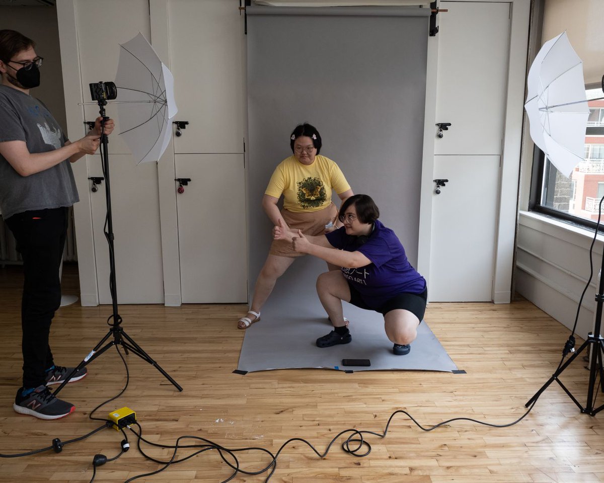 MFAVN's tweet photo. At SVA MFA Visual Narrative, we are collaborative, creative, and dynamic. Our ever-evolving resources empower your visual storytelling journey. Find your voice and tell your story at MFA Visual Narrative – First application deadline is January 15, 2024. https://t.co/qqZovYodAY