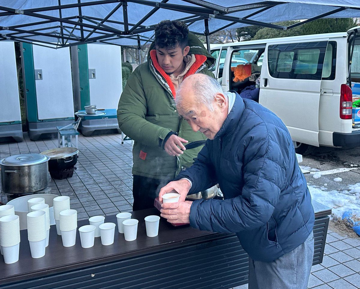 AneesReisu's tweet photo. Humanity First Volunteers Serving Mankind @輪島市輪島高校
1月11日午前7時半
#JapanEarthquake2024 #HumanityFirst https://t.co/qxmIzG4ph2