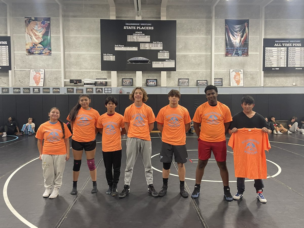 Congrats to our Winter Break Wrestlers of The Week (W.O.W)!!! Freshmen: Juan Rodriguez and Mikey Tymoszenko Girls: Isabela Barajas and Paulina Moncada JV: Brandon Carrillo Varsity: Noah Brockie and Nicholas Hackett Good 👍🏽 Job and keep up the good work 💪🏽🤼‍♀️🤼‍♂️💪🏽