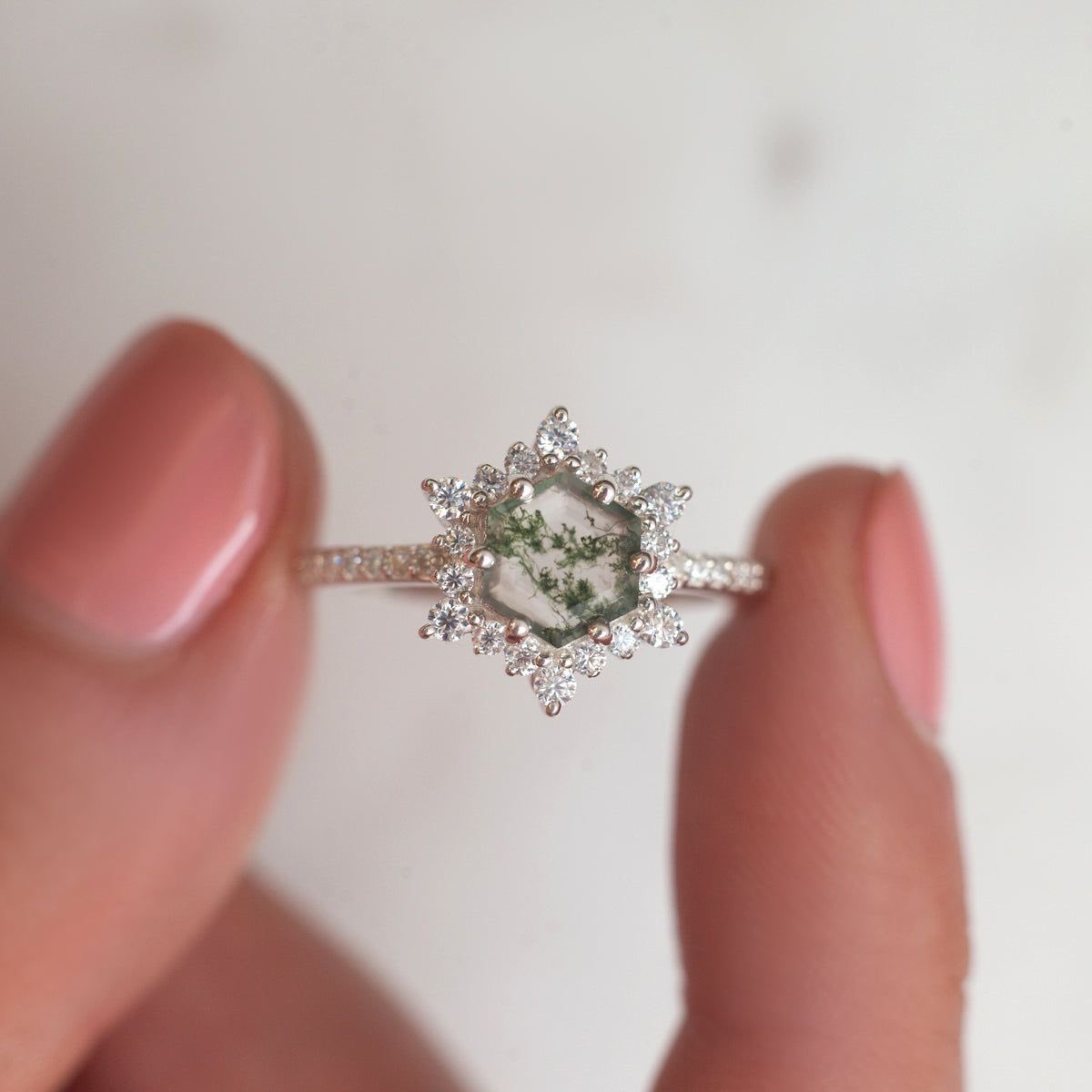 Moss engagement ring 💍