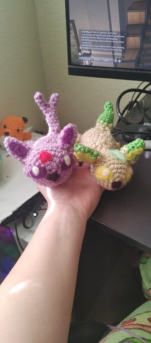 SNAP_DRAG0N's tweet photo. Some of the creations I've made last month/this month! 
Two versions of shiny leafeon, espeon, Yoshi from Mario, and a Dragon eye pillow! 
These patterns can be found on etsy! The dragon eye pillow can be found via google! #amigurami #SuperMarioBros #Pokemon #eeveelution #crochet https://t.co/CRLJKRCRNE