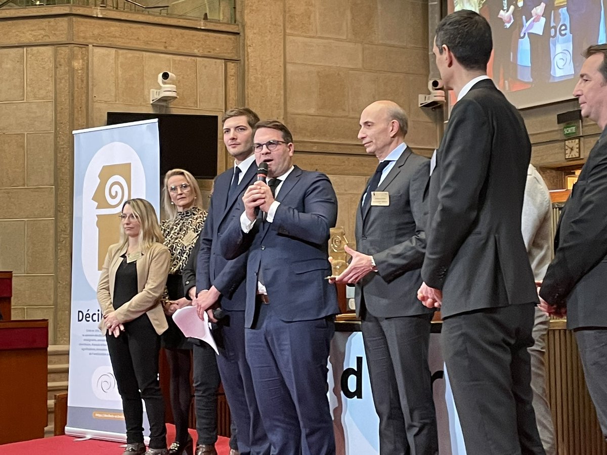 ***Décibels d’or*** félicitations <a href="/Mairie17/">Mairie du 17e</a> palme d’or 🇫🇷 2️⃣0️⃣2️⃣4️⃣ 🇫🇷 création du Comité Local de lutte contre le #bruit <a href="/geoffroyboulard/">Geoffroy Boulard</a> c’est à <a href="/Paris/">Paris</a> exemple suivi dans notre arrondissement 🏘️ #CLLB9🏘️ par <a href="/Mairie9Paris/">Mairie du 9e Paris</a> 🙌 <a href="/CidBruit/">Centre d'information sur le Bruit (CidB)</a> <a href="/AAbVfr/">Association AntiBruit de Voisinage</a> <a href="/Bruitparif/">Bruitparif</a> cc <a href="/DroitParis/">Droit au Sommeil PARIS</a>