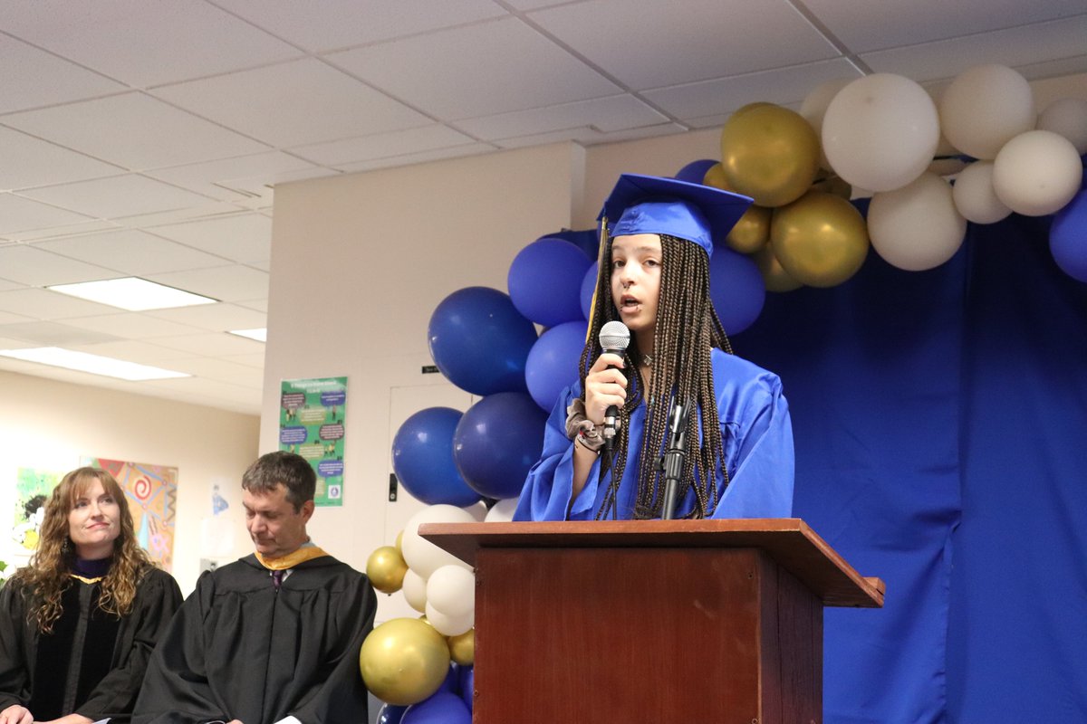 PowayUnified's tweet photo. Right before winter break, @AbraxasHigh held their December graduation for over 20 students who overcame individual challenges to earn their diplomas. Each graduate received a personal tribute from a teacher or counselor who witnessed their journey and success. Congrats Grads! https://t.co/t0xvZ04TFE