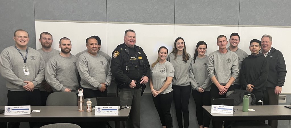 CHIEFGILBERT1's tweet photo. Wishing the members of @EFCTS Police Academy BAS#23-115 (Night Class) the best on their continued path of training! I was honored to address the class on my career overview and leadership style. Great group of future LEO’s! #HardestjobinAmerica #FutureLEOS https://t.co/PQLzKyyu87