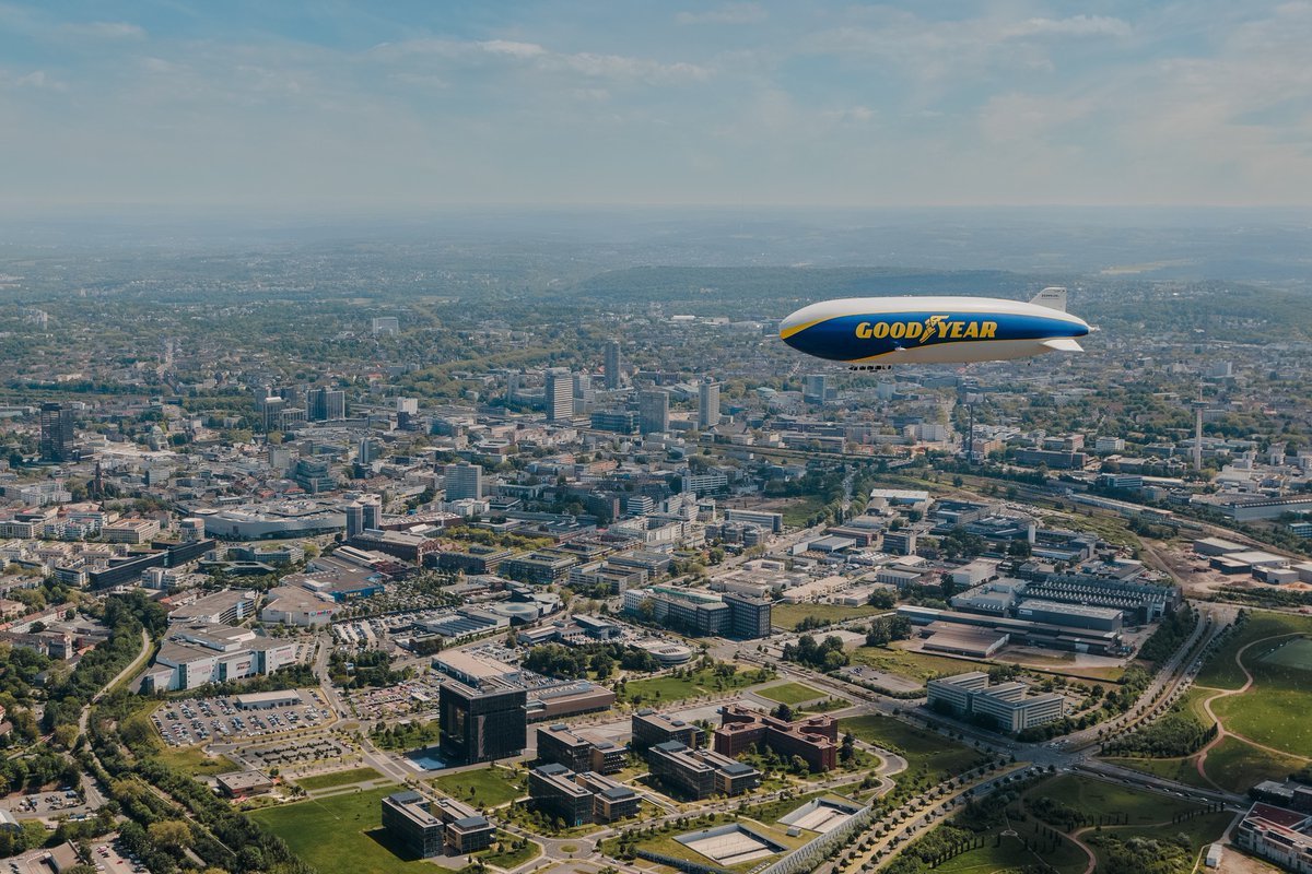 AirshipAssoc's tweet photo. A #Goodyear-liveried #ZeppelinNT flying over #Essen, the second largest city in the #Ruhr area of Germany.
What a panorama!
3D maps:
https://t.co/SdkWyuROS5
📸 Lars Slowak (via DZR)
#AirshipAssociation #LTANews #airships #blimps #zeppelins #aerostats #HAPS #LTA https://t.co/G1ejhorycN
