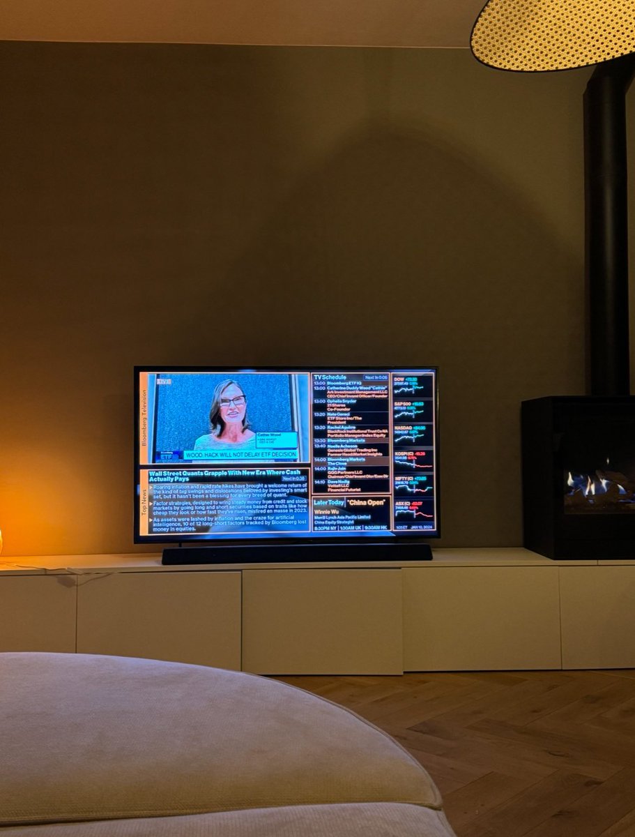 Op de bank in afwachting van de goedkeuring van de Bitcoin ETF….

Volgens Cathie Wood zorgt de SEC X hack van gisteren niet voor een vertraging van de goedkeuring. 

Momenteel nog geen officieel bericht vanuit de SEC, maar volgens Wood kan het een en ander veranderen.